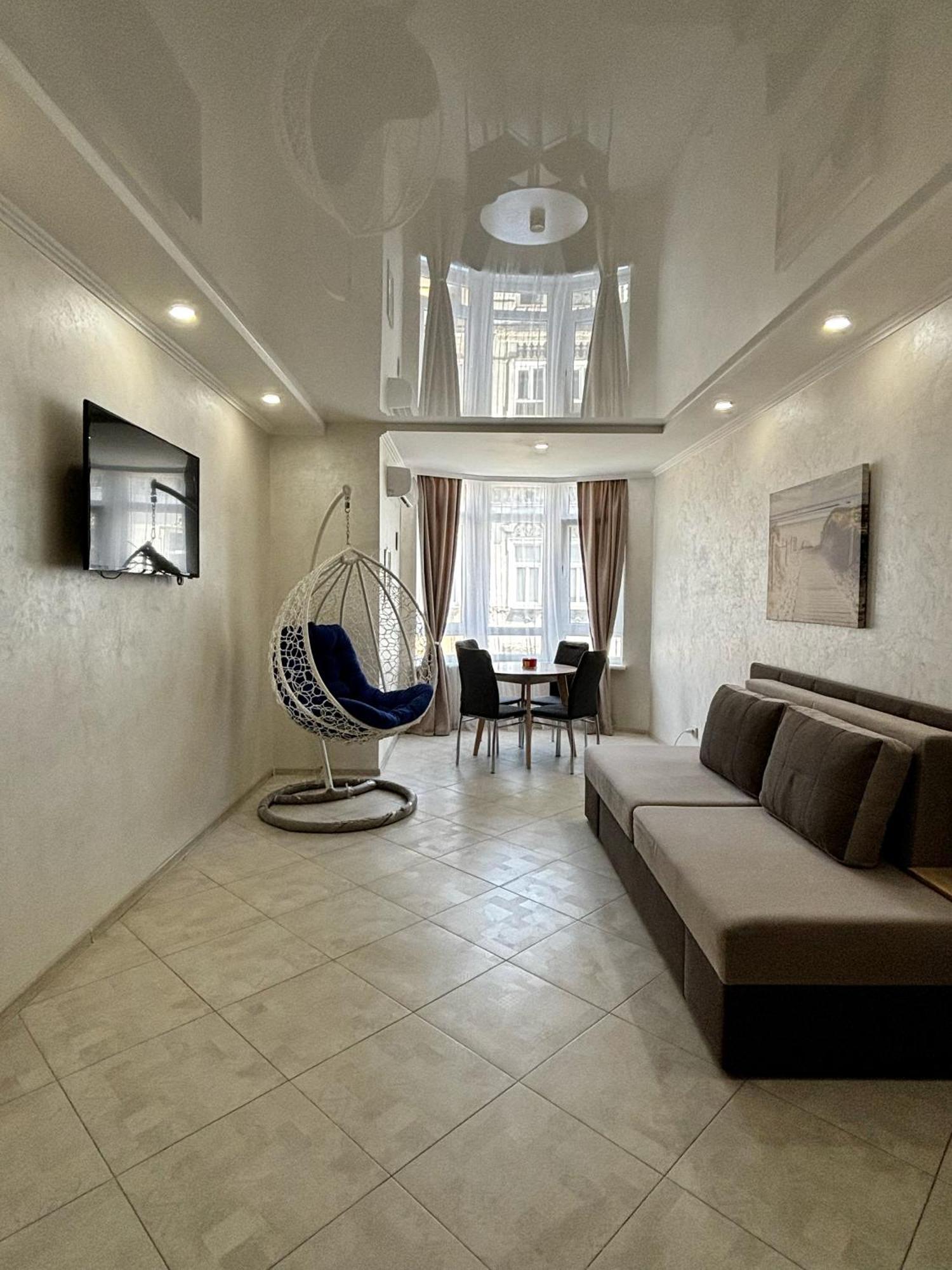 לבוב Apartment In Khmelnytsky Street מראה חיצוני תמונה